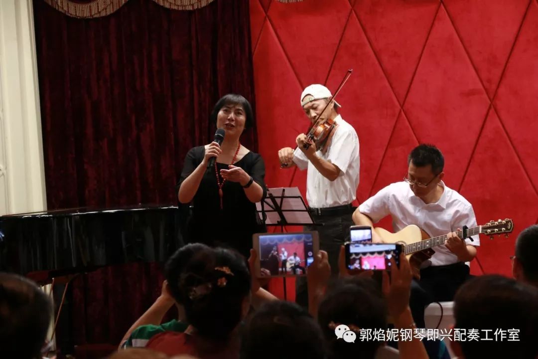 四川外国语大学四川校友会艺术团＆郭焰妮钢琴即兴配奏工作室“琴语之声”音乐沙龙成功举行