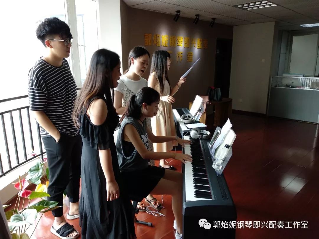 看简谱弹钢琴~我们快乐的2018暑假钢琴即兴配奏（弹唱）集训学习掠影
