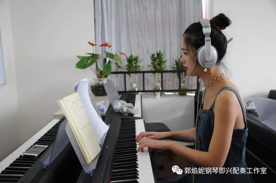 看简谱弹钢琴~我们快乐的2018暑假钢琴即兴配奏（弹唱）集训学习掠影