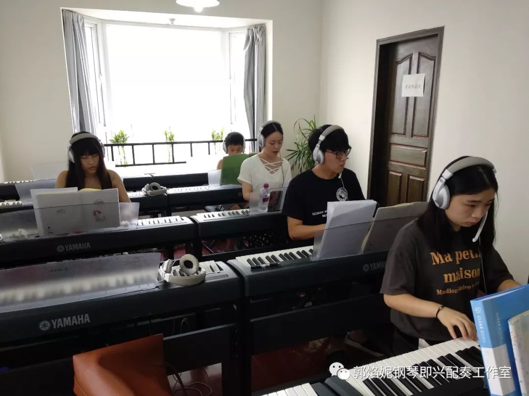 看简谱弹钢琴~我们快乐的2018暑假钢琴即兴配奏（弹唱）集训学习掠影