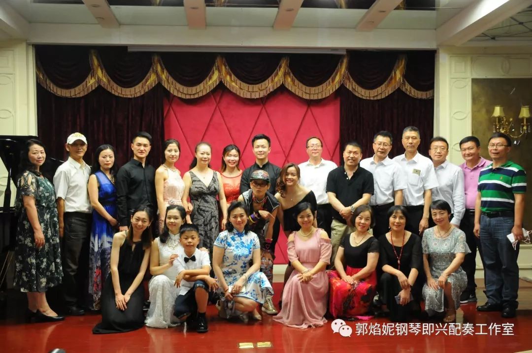 四川外国语大学四川校友会艺术团＆郭焰妮钢琴即兴配奏工作室“琴语之声”音乐沙龙成功举行