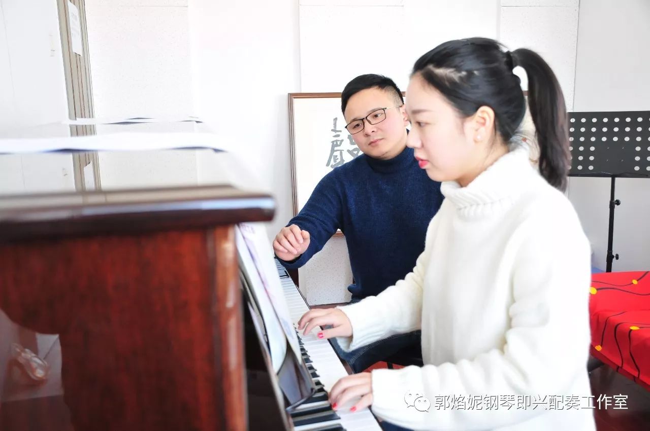 郭焰妮钢琴即兴配奏工作室2018年寒期钢琴即兴配奏（弹唱）集训招生快讯