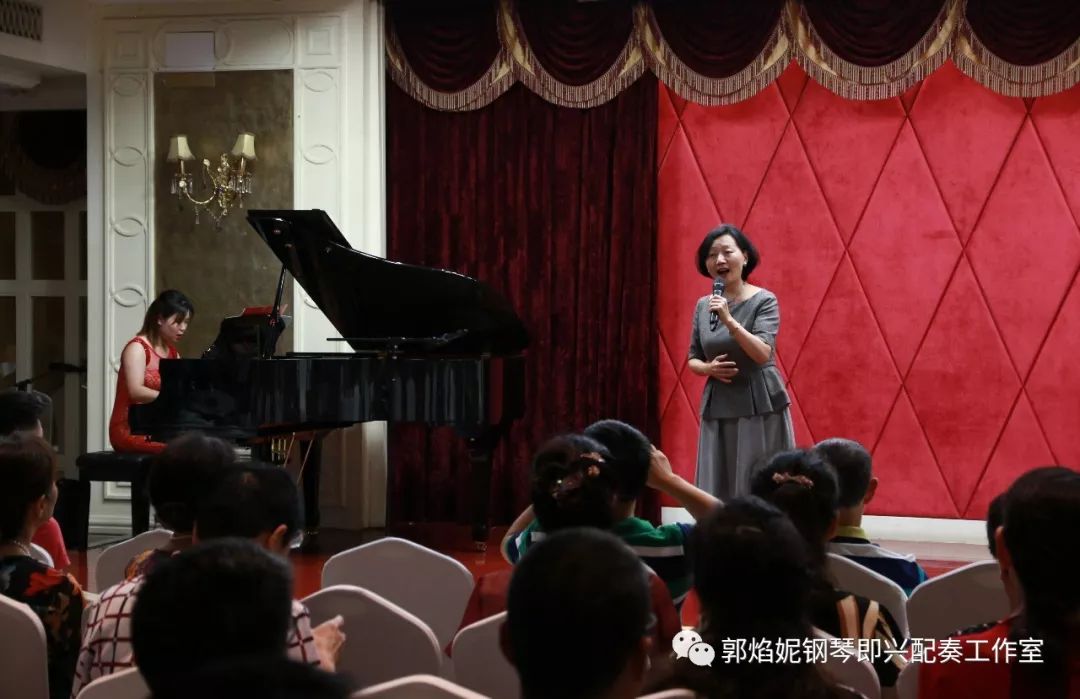 四川外国语大学四川校友会艺术团＆郭焰妮钢琴即兴配奏工作室“琴语之声”音乐沙龙成功举行