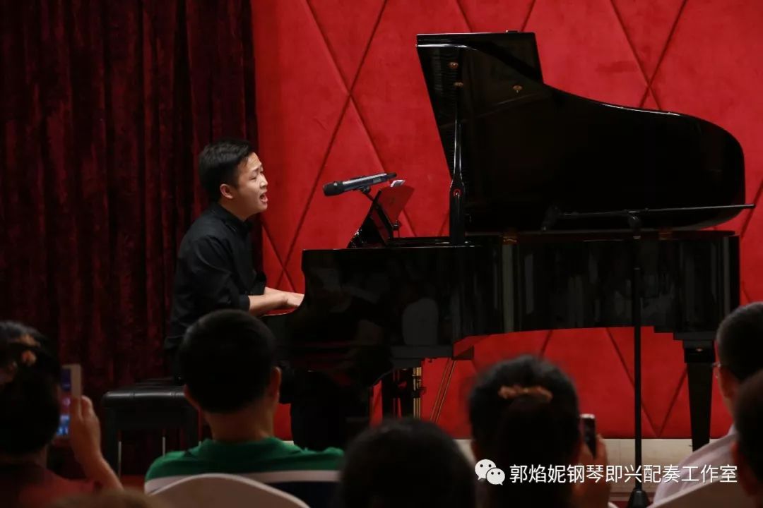 四川外国语大学四川校友会艺术团＆郭焰妮钢琴即兴配奏工作室“琴语之声”音乐沙龙成功举行