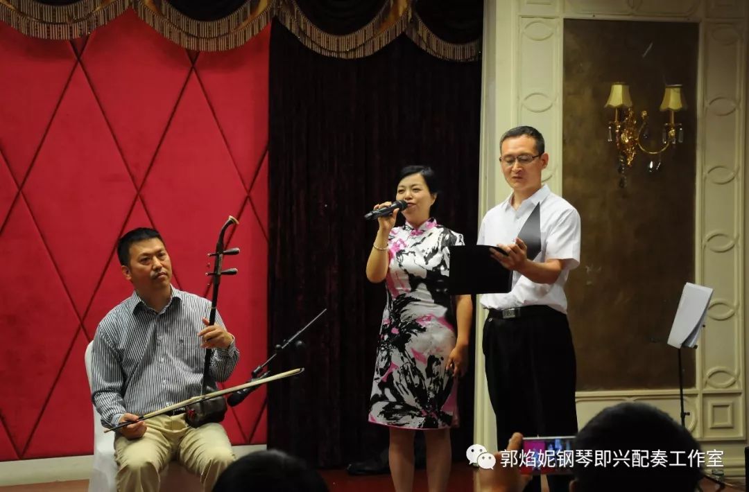 四川外国语大学四川校友会艺术团＆郭焰妮钢琴即兴配奏工作室“琴语之声”音乐沙龙成功举行