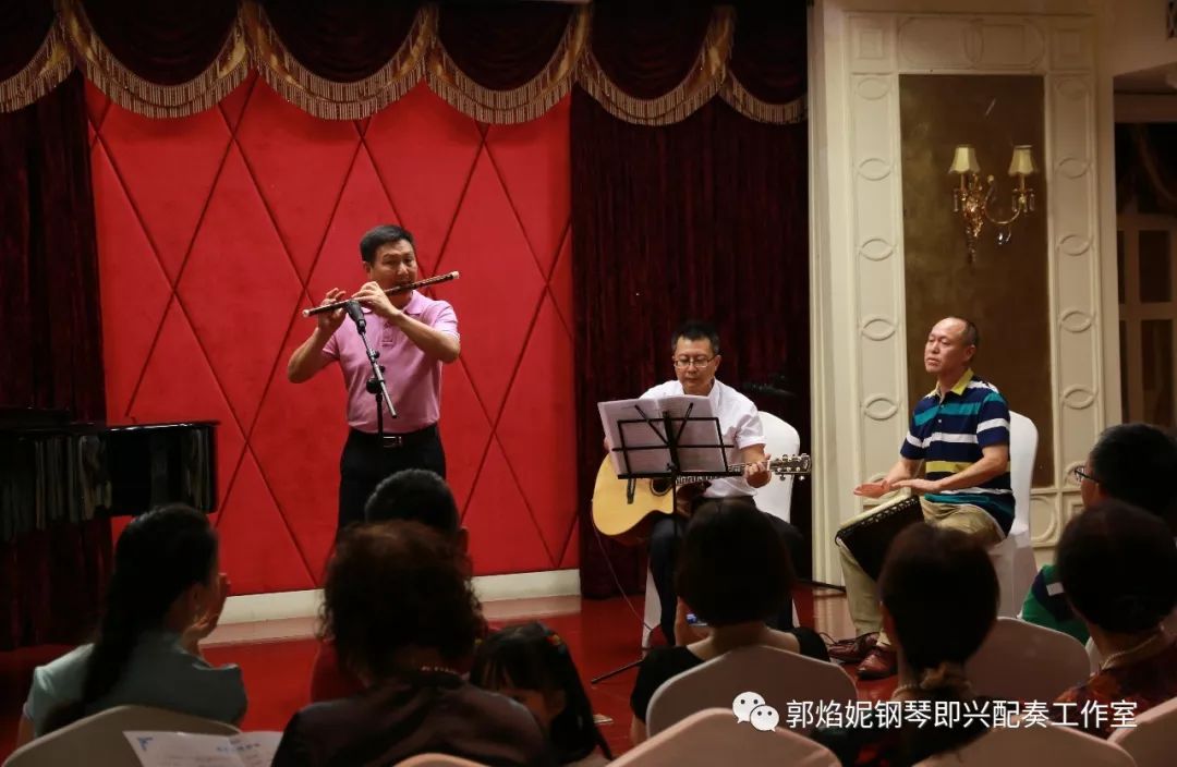 四川外国语大学四川校友会艺术团＆郭焰妮钢琴即兴配奏工作室“琴语之声”音乐沙龙成功举行