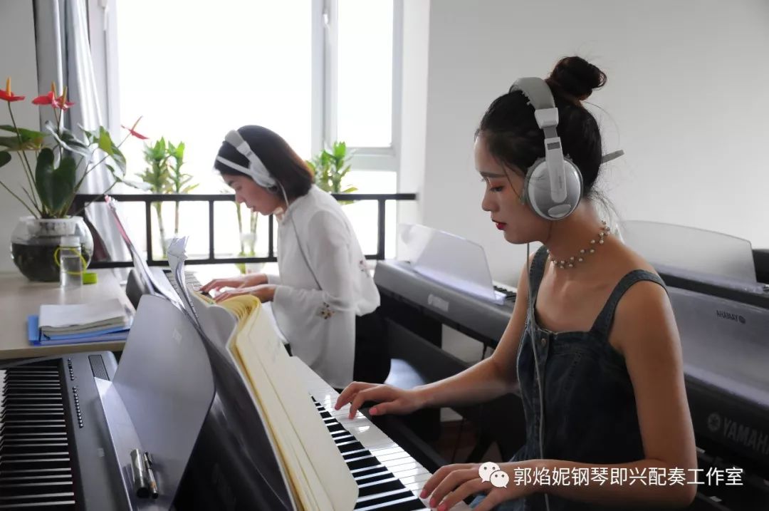 看简谱弹钢琴~我们快乐的2018暑假钢琴即兴配奏（弹唱）集训学习掠影
