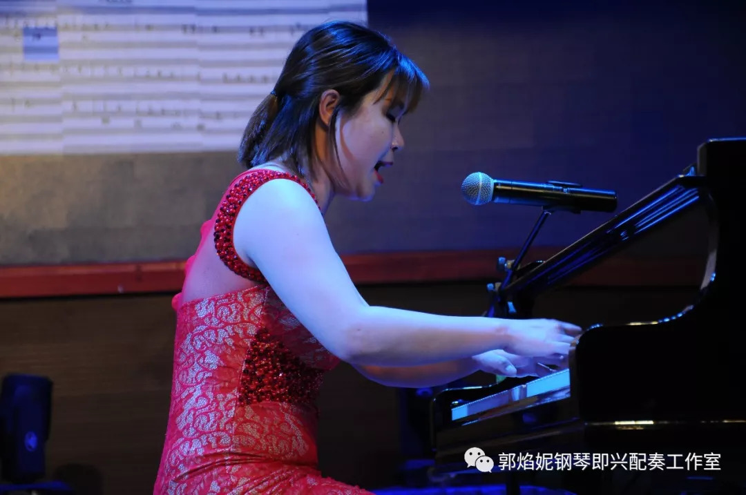 郭焰妮老师钢琴即兴配奏学术讲座及音乐会（川北幼儿师范高等专科学校）圆满、成功