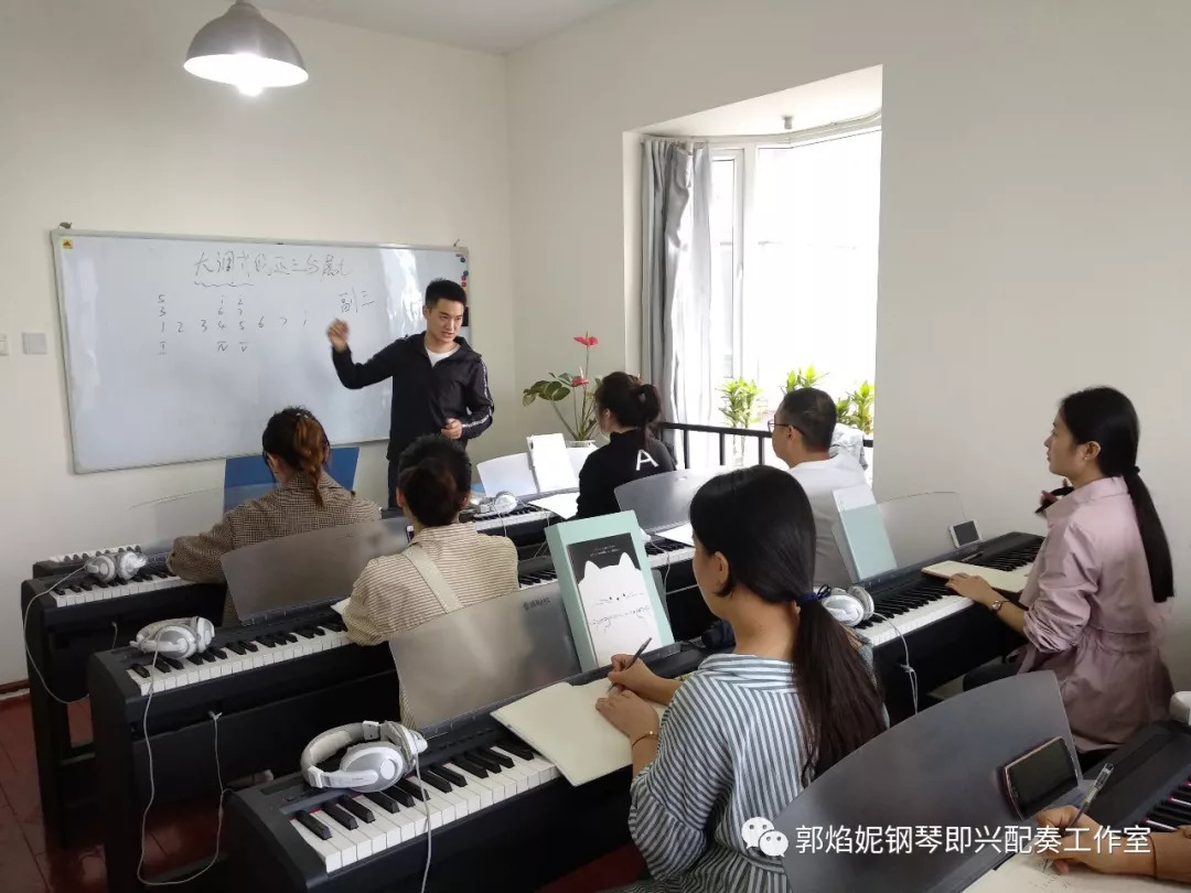 新的学期，新的起点~钢琴即兴配奏（弹唱）快乐学习又开始啦！