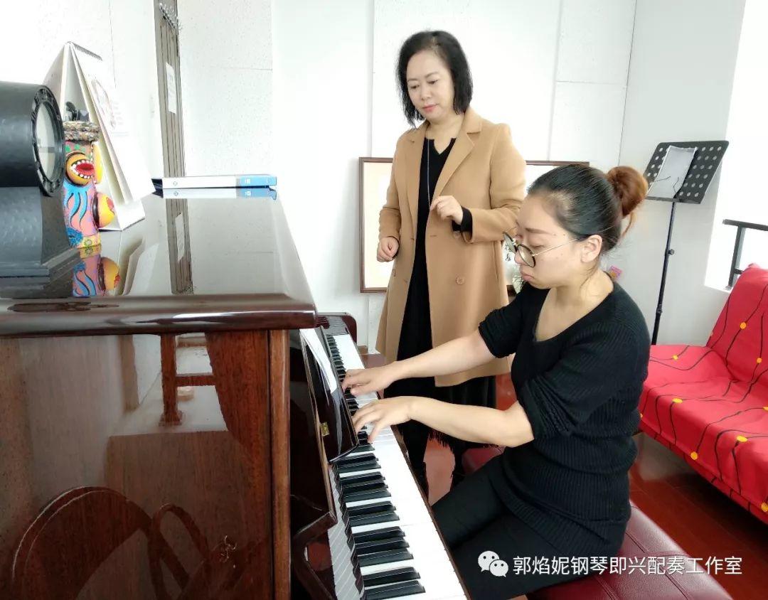 看简谱弹钢琴~郭焰妮钢琴即兴配奏工作室2019年寒假集训招生快讯