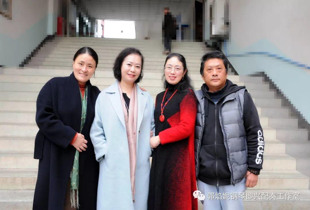 郭焰妮老师乐山师范学院音乐学院《钢琴即兴配奏基础技术及运用》学术讲座圆满进行