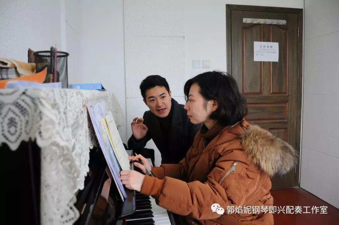 看简谱弹钢琴~快乐的2019寒假钢琴即兴配奏（弹唱）集训班学习掠影