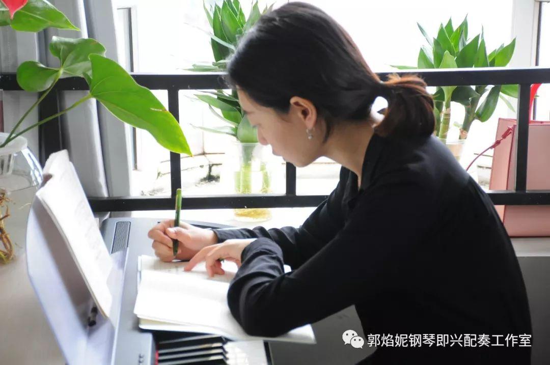 第三届钢琴即兴配奏（弹唱）教师培训班，顺利开课啦!
