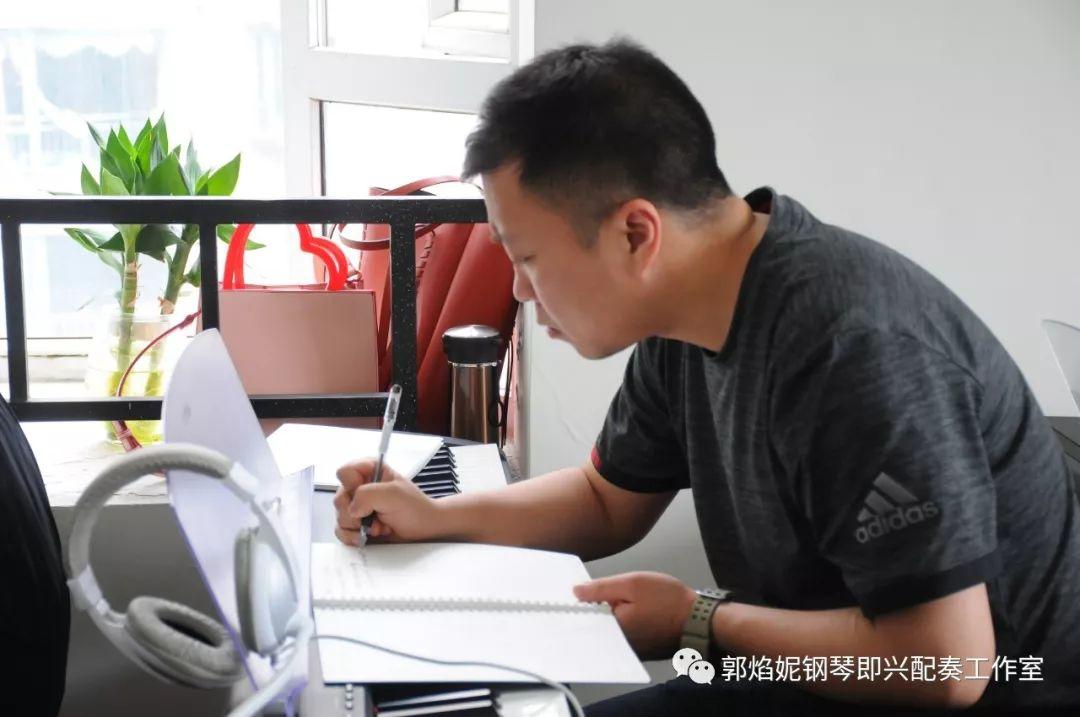 第三届钢琴即兴配奏（弹唱）教师培训班，顺利开课啦!