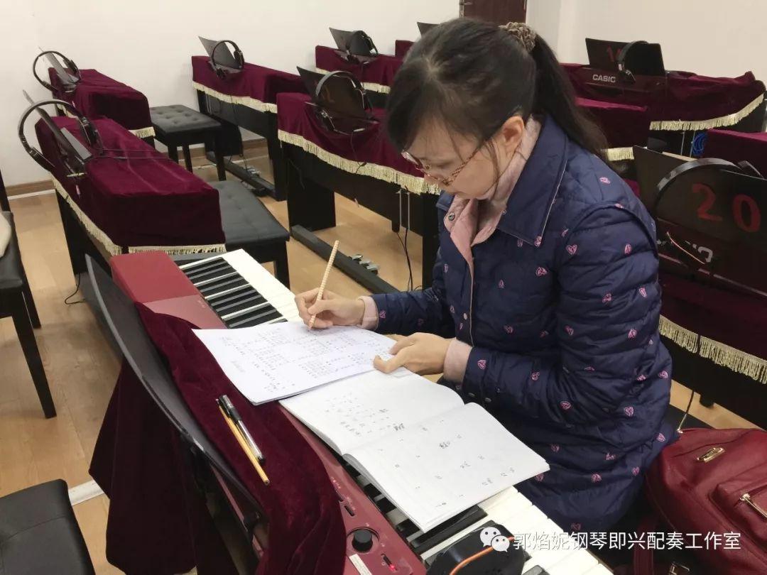 郭焰妮老师赴贵阳幼儿师范高等专科学校即兴配奏专题培训讲座圆满结束