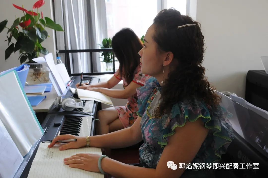 2020暑假钢琴即兴配奏与弹唱集训学习掠影（附：课堂即兴配奏弹唱视频）