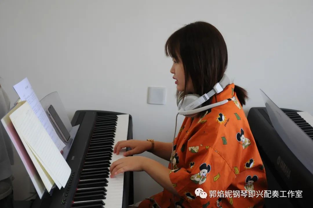 2020暑假钢琴即兴配奏与弹唱集训学习掠影（附：课堂即兴配奏弹唱视频）