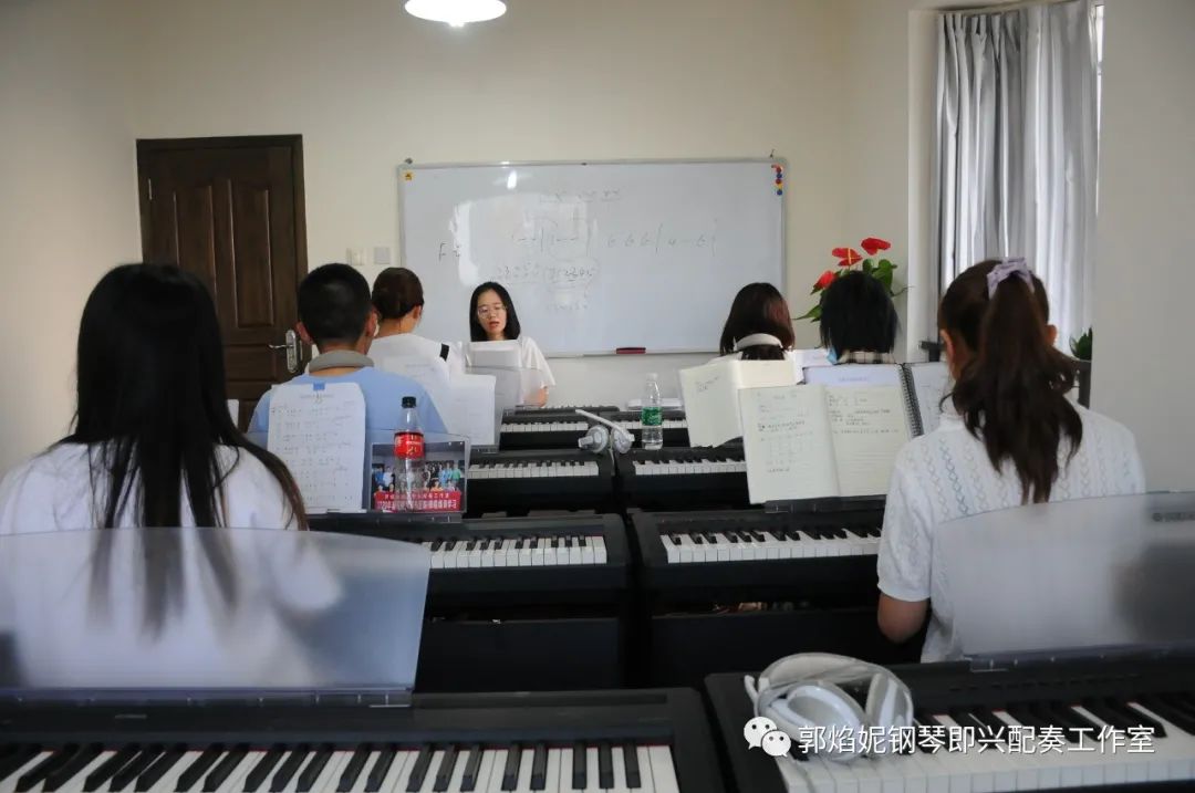 2020暑假钢琴即兴配奏与弹唱集训学习掠影（附：课堂即兴配奏弹唱视频）