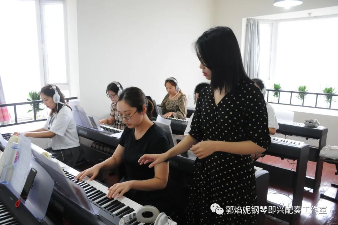 2020暑假钢琴即兴配奏与弹唱集训学习掠影（附：课堂即兴配奏弹唱视频）