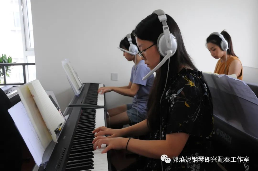 2020暑假钢琴即兴配奏与弹唱集训学习掠影（附：课堂即兴配奏弹唱视频）