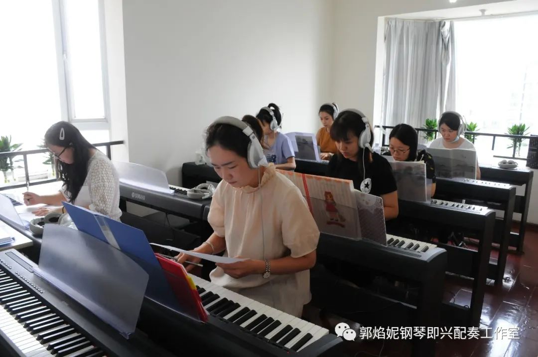 2020暑假钢琴即兴配奏与弹唱集训学习掠影（附：课堂即兴配奏弹唱视频）