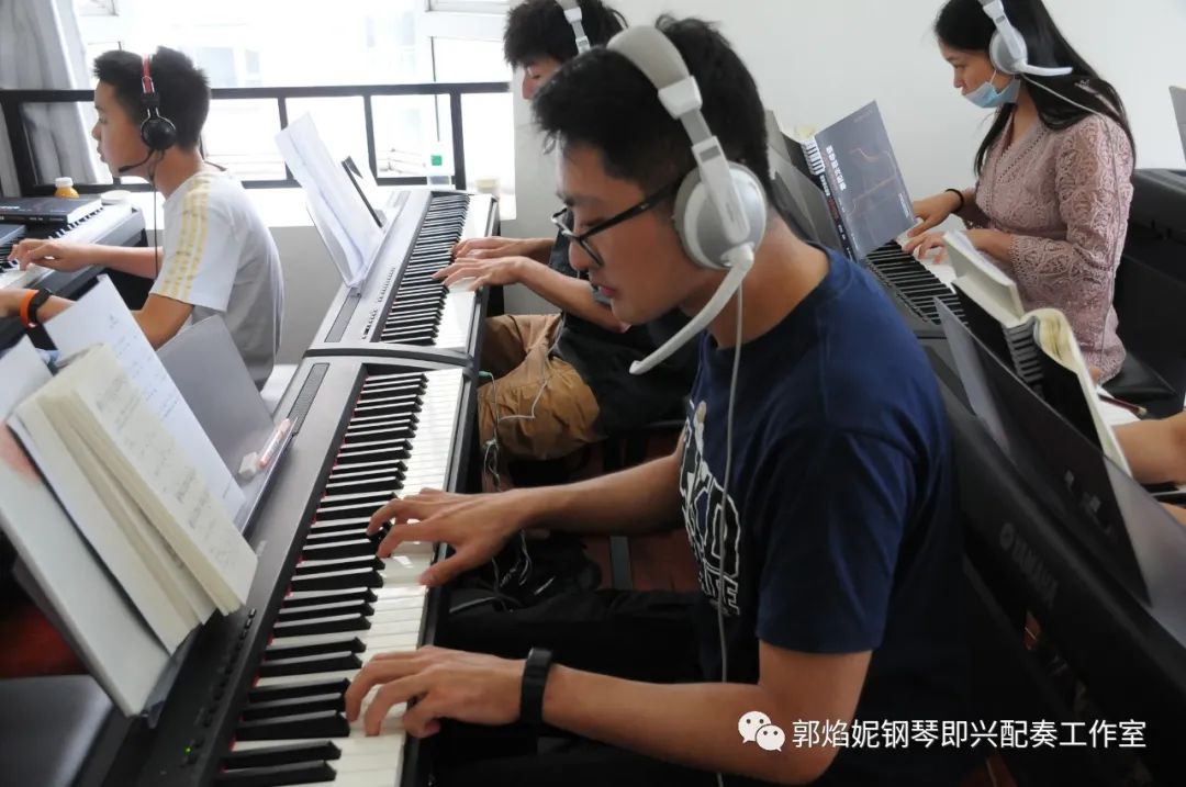 2021暑假钢琴即兴配奏与弹唱集训学习掠影（附：课堂即兴配奏弹唱视频）