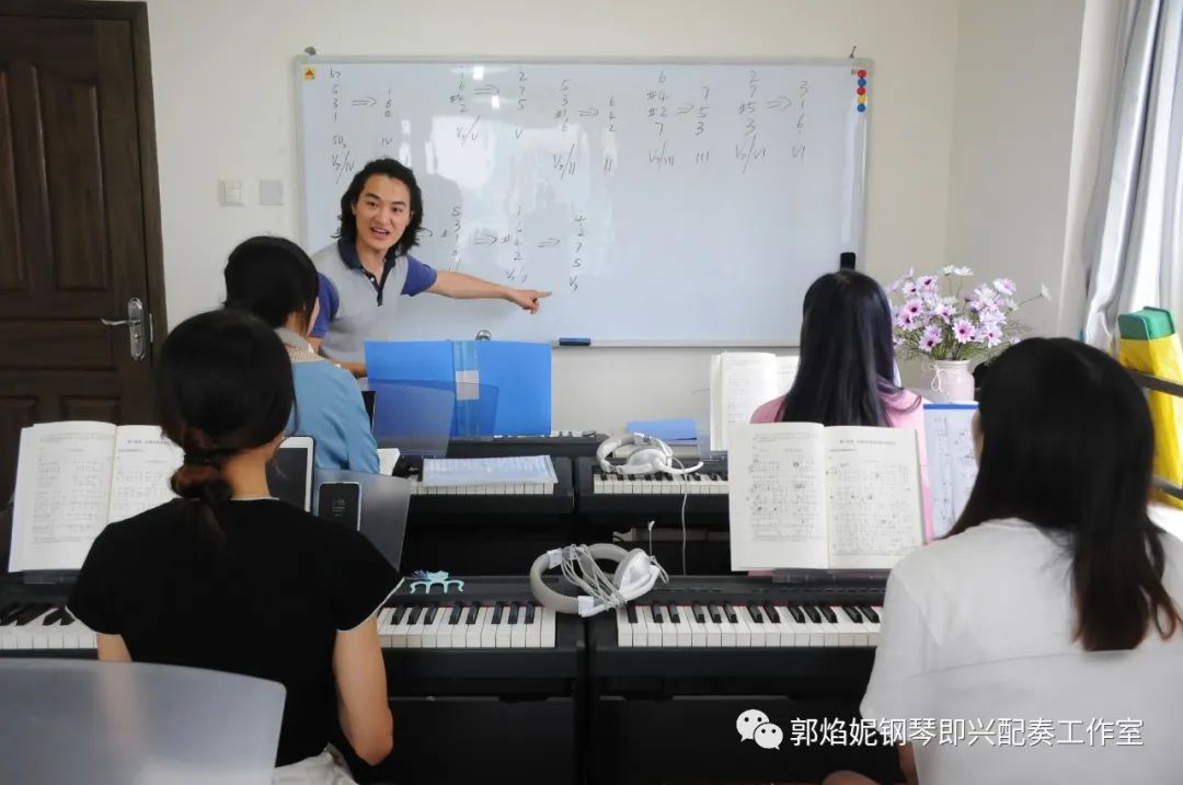 2021暑假钢琴即兴配奏与弹唱集训学习掠影（附：课堂即兴配奏弹唱视频）