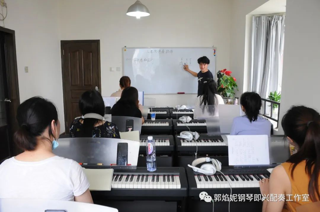 2023年暑期钢琴即兴配奏（弹唱）集训招生快讯